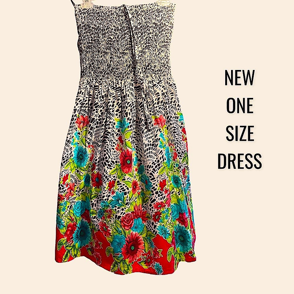 NWT ETC BRAND “ONE SIZE” Strapless Dress, elastic top with full bottom skirt.